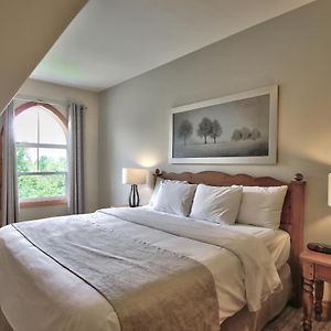 Historic One-Bedroom Room